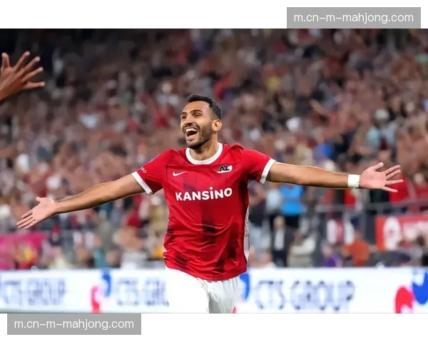 帕夫利季斯双响展现支点作用 本菲卡锋线战术围绕其展开